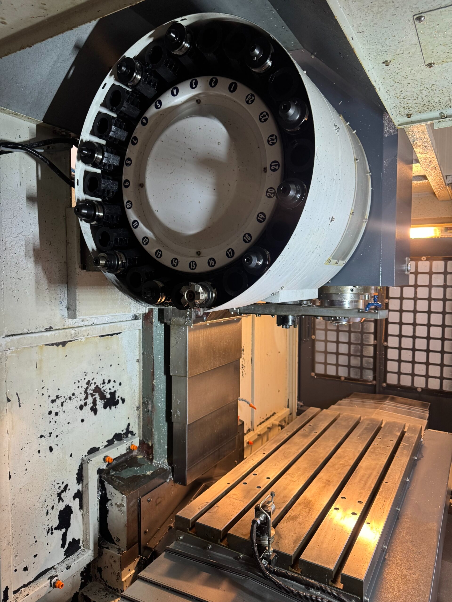 Used FEELER QM-40SA I CNC Milling Machine I 2007