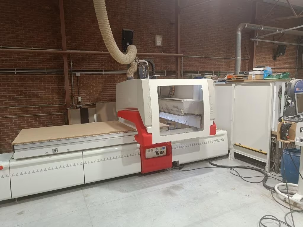 Used SCM Tech Z2 I CNC Machining Center I 2011