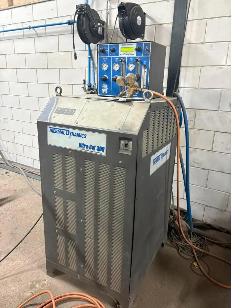 Usado Sato Satronik LS 2500 I Corte por plasma I 2004