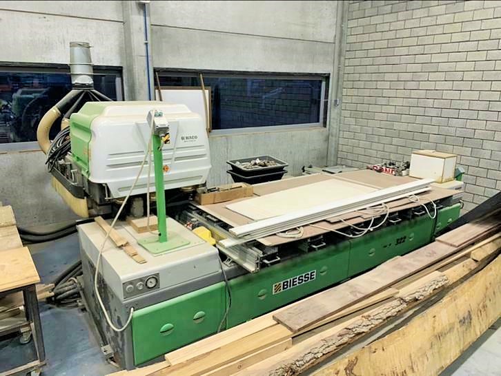 Gebruikt BIESSE Rover 322