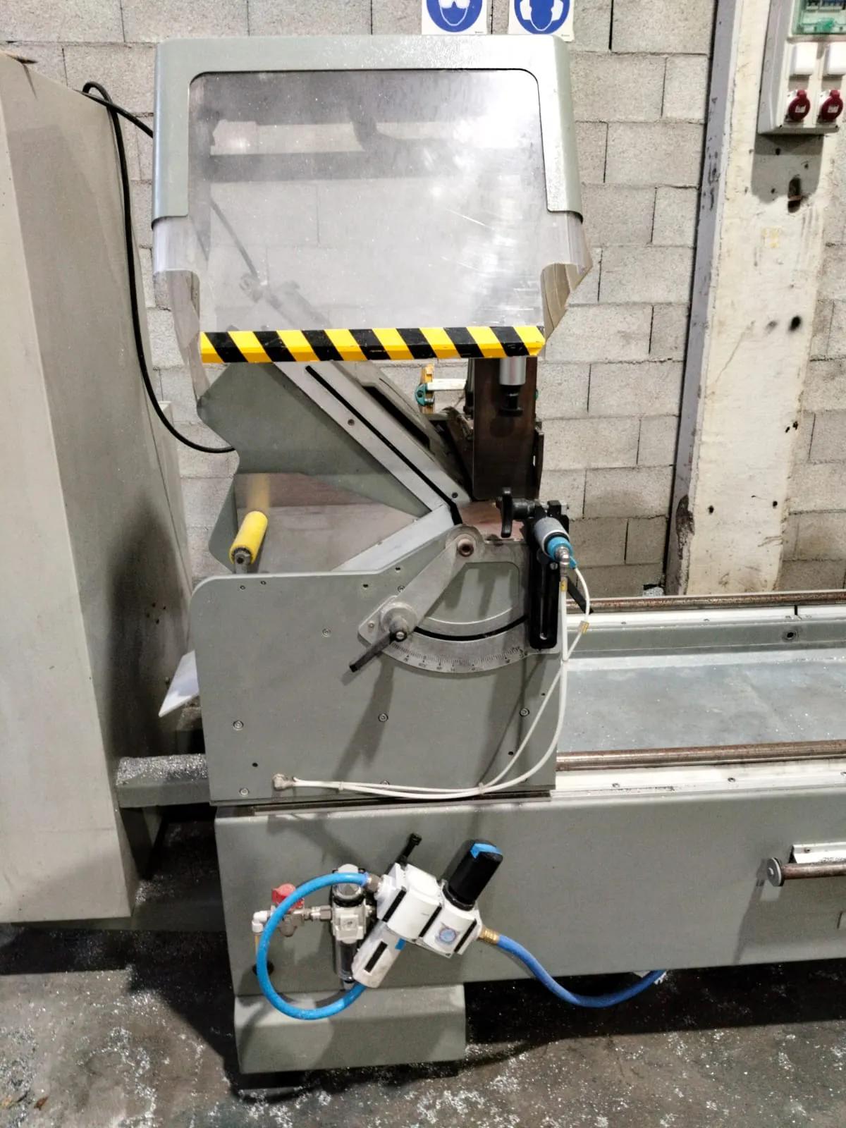 Usado Sierra de Inglete Doppia Luna 450 TU/5 I de Emmegi