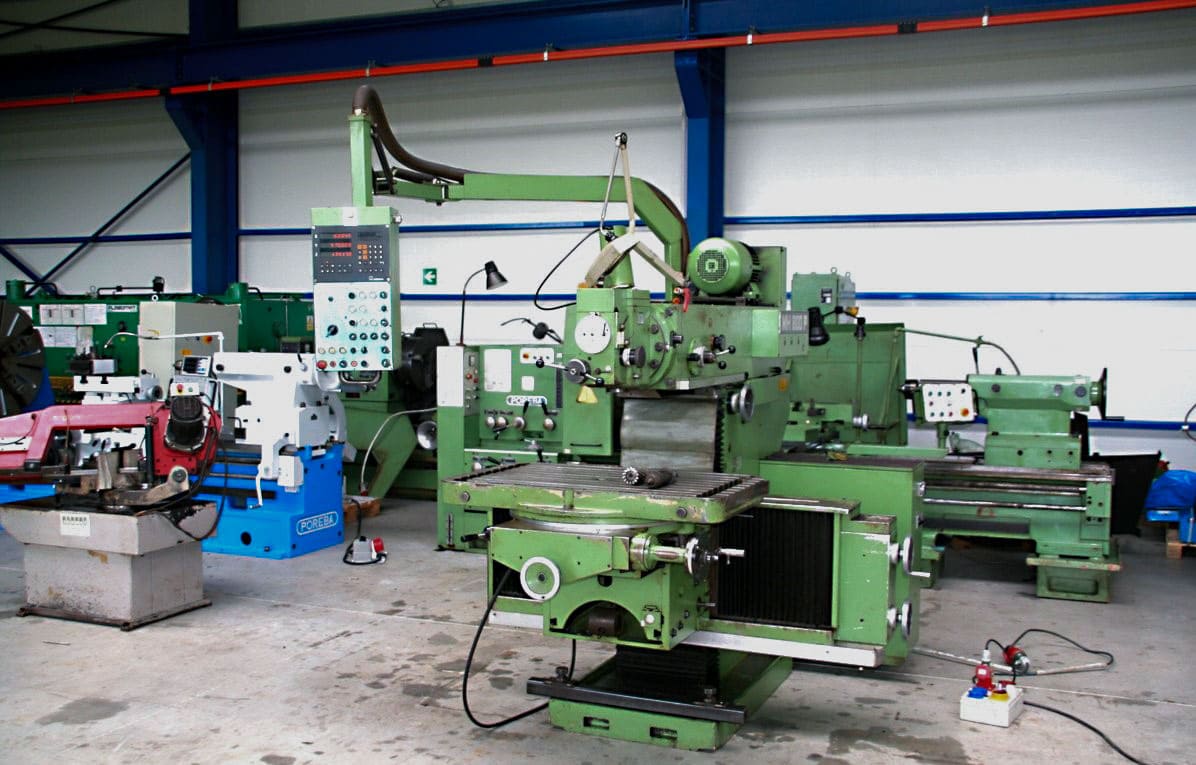 Gebruikt Maho 800 P - CNC Frezen - 1990