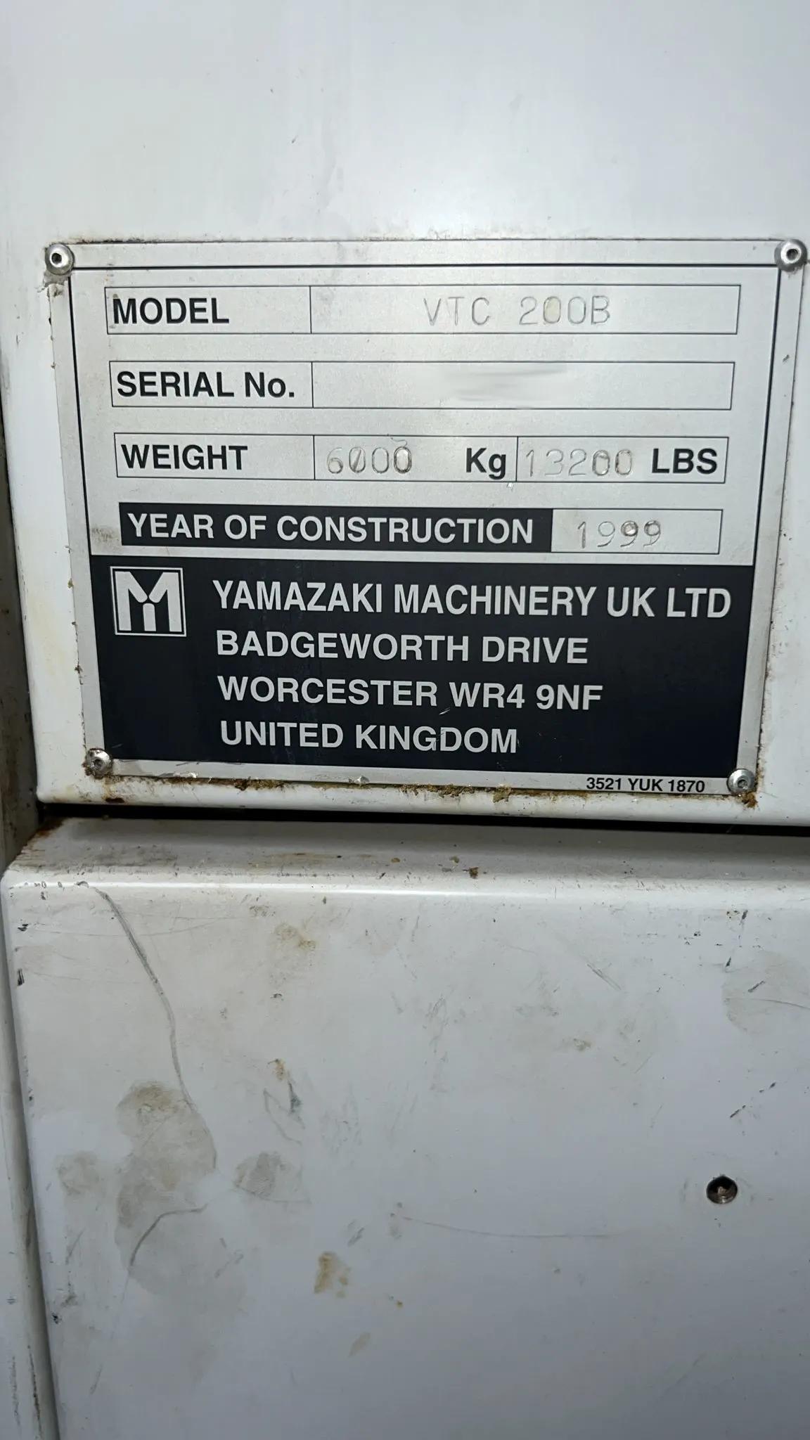 Usado Centro de mecanizado vertical Mazak VTC-200B I, 1999