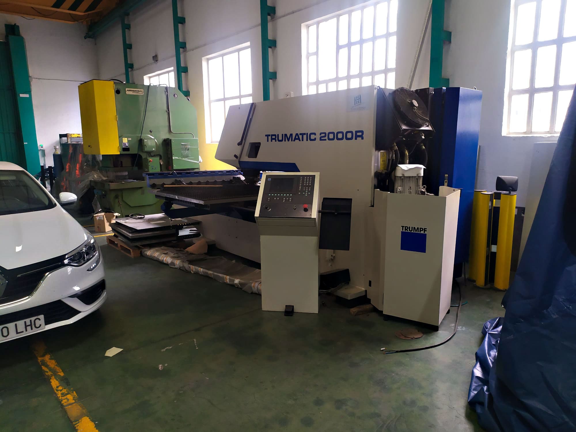 Gebruikt Trumpf Trumatic 2000R - Ponsmachine - 2001