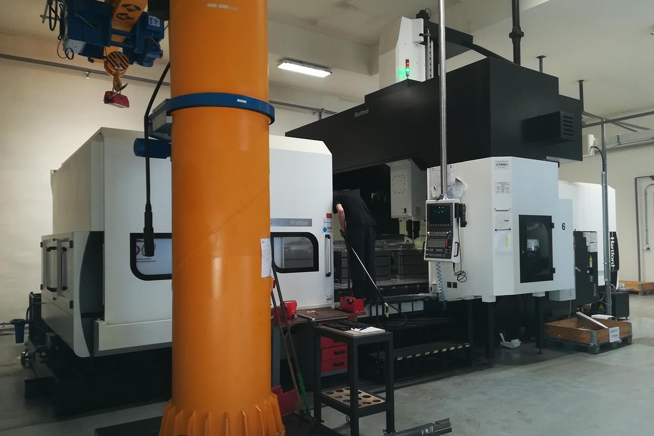 Used Hartford HSA - 428EA I Vertical Machining Center I 2015
