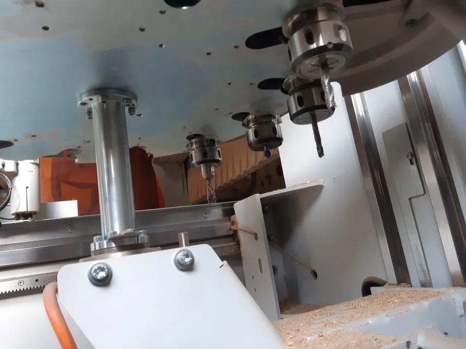 Usado Centro de mecanizado CNC Holzher Pro-Master 7017 I