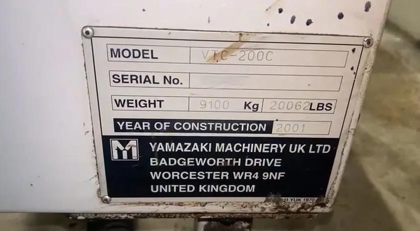 Usado Centro de mecanizado vertical Mazak VTC-200C I 2001