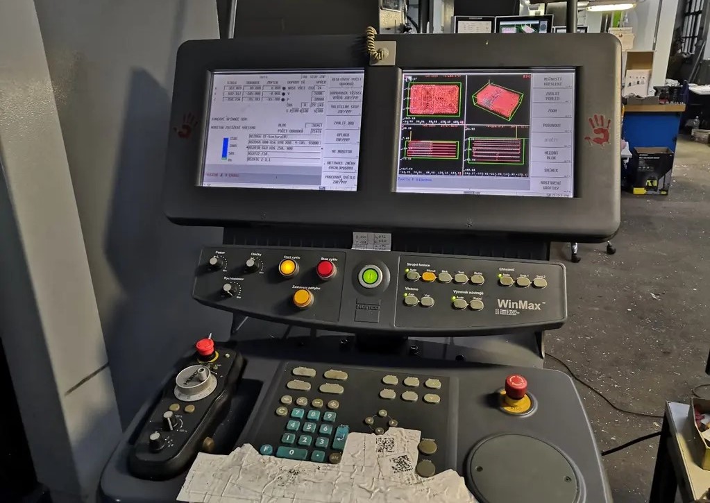 Used Hurco VMX30i I Vertical Machining Center