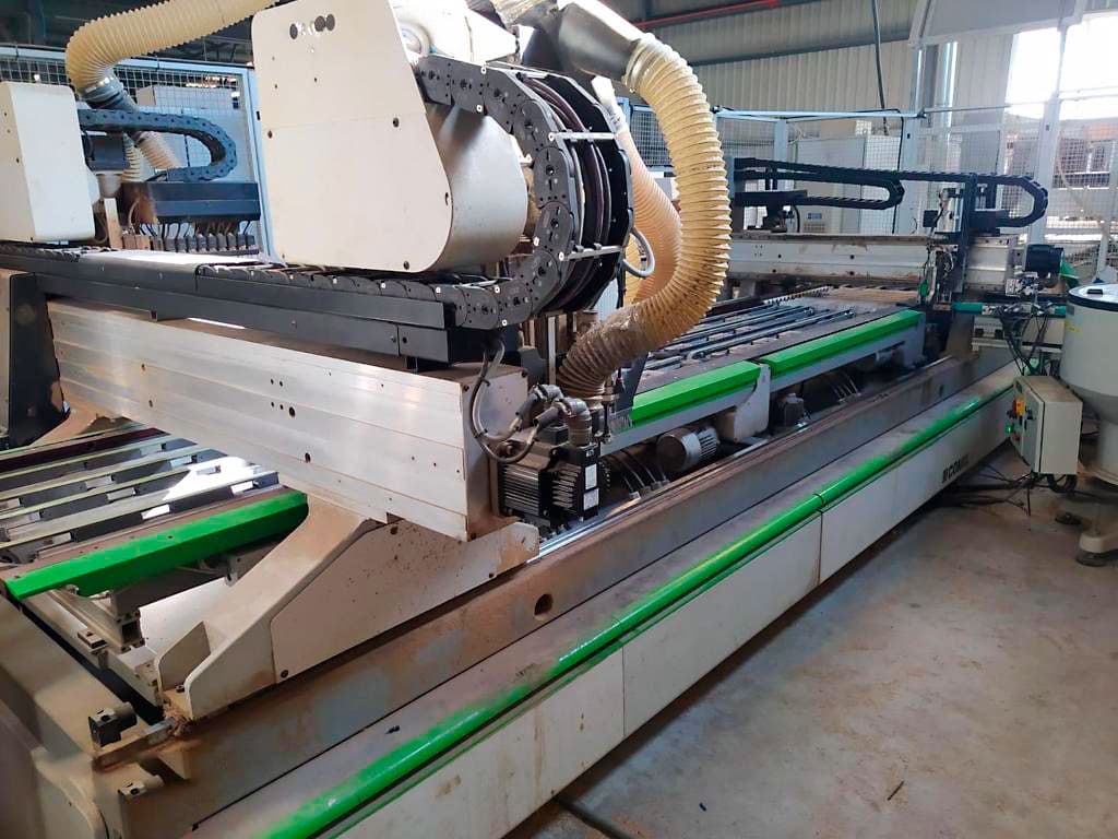 Usado Biesse Comil Insider KT2 - Centros de mecanizado CNC - 2002