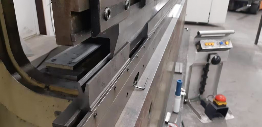 Used Safan DNCS 110-4300 - Press Brake - 1991