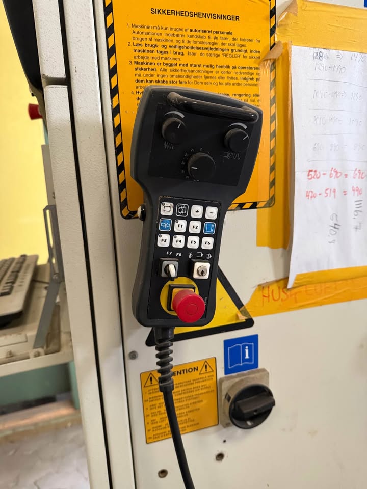 Used SCM Record 110 TV I CNC Machining Center I 2004