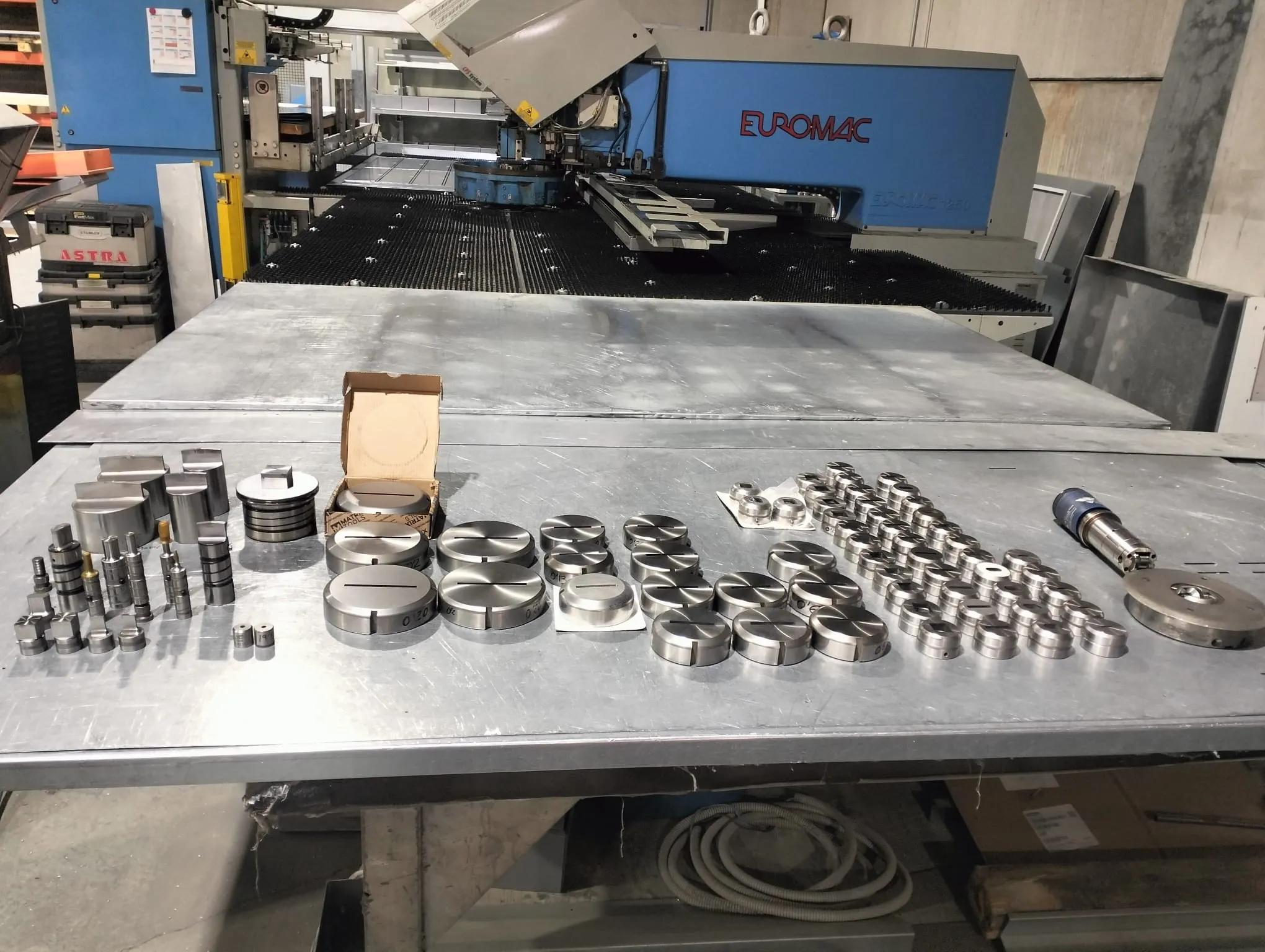 Gebruikt Euromac MTX Flex 1250/30-2500 I Ponsmachine