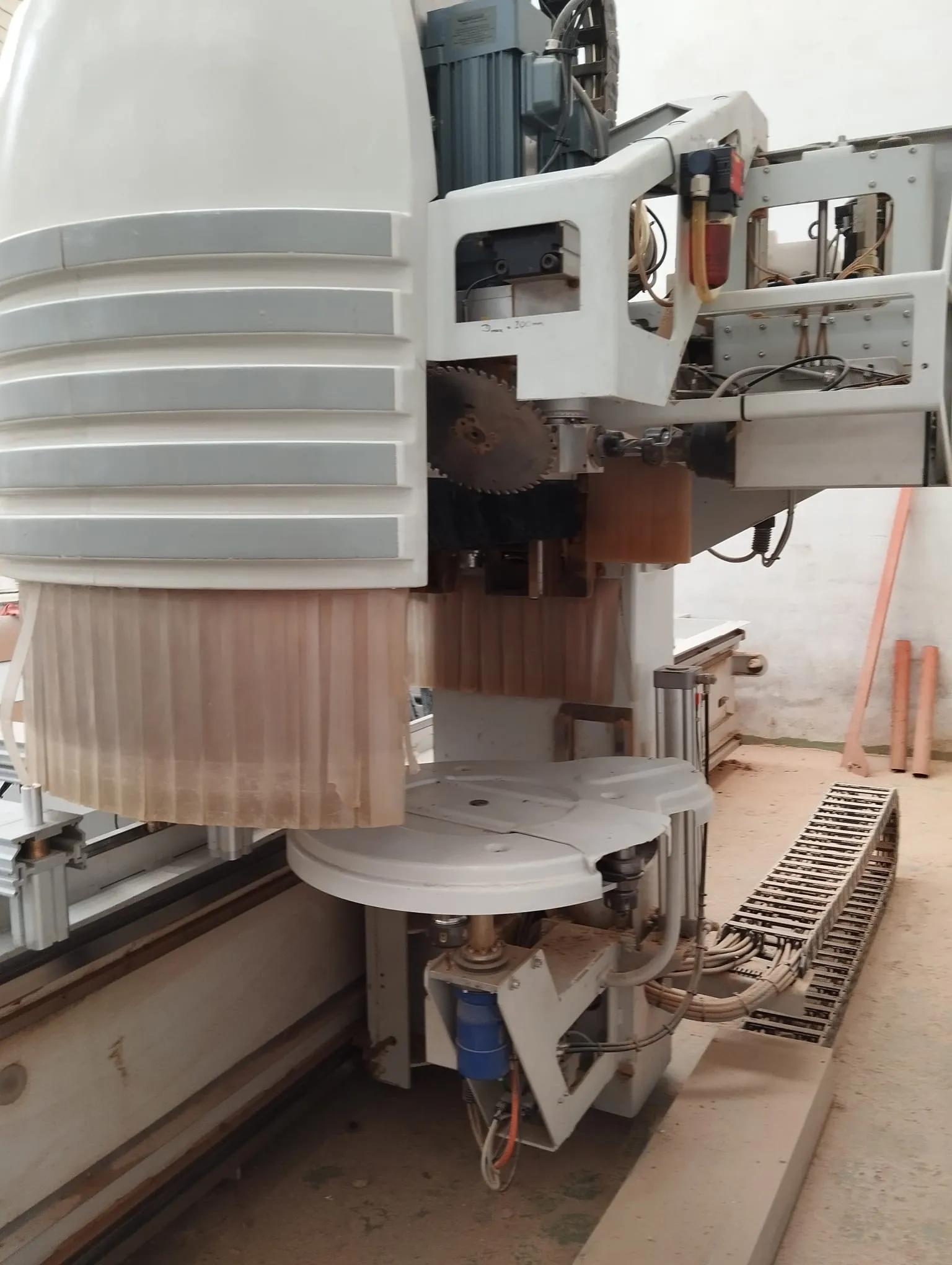 Usado Centro de mecanizado CNC Holzher Pro-Master 7123 I