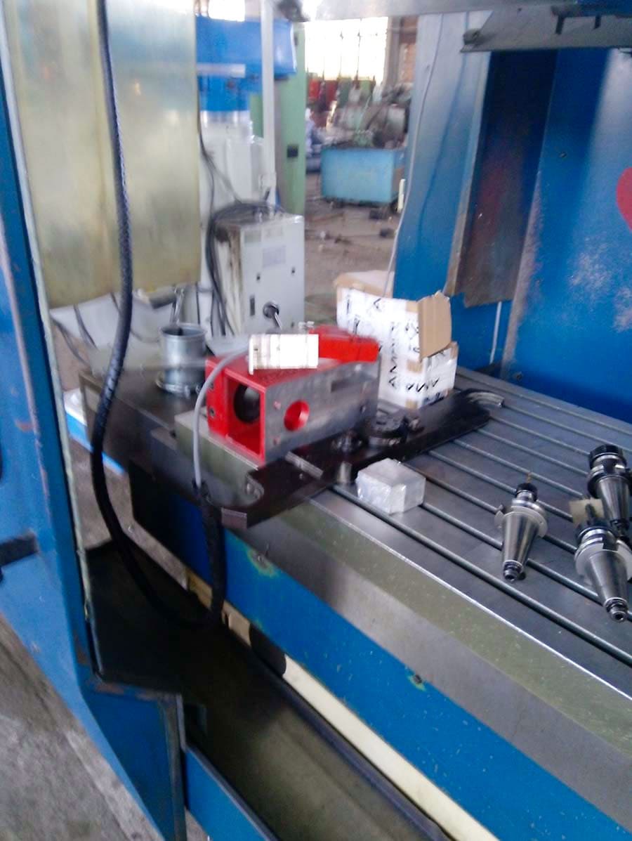Gebruikt Lagun 1800 CNC - Universele freesmachine - 1996