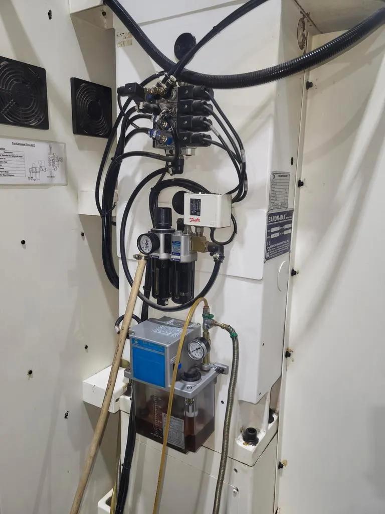 Gebruikt Baron-Max VM-16 I Verticaal bewerkingscentrum