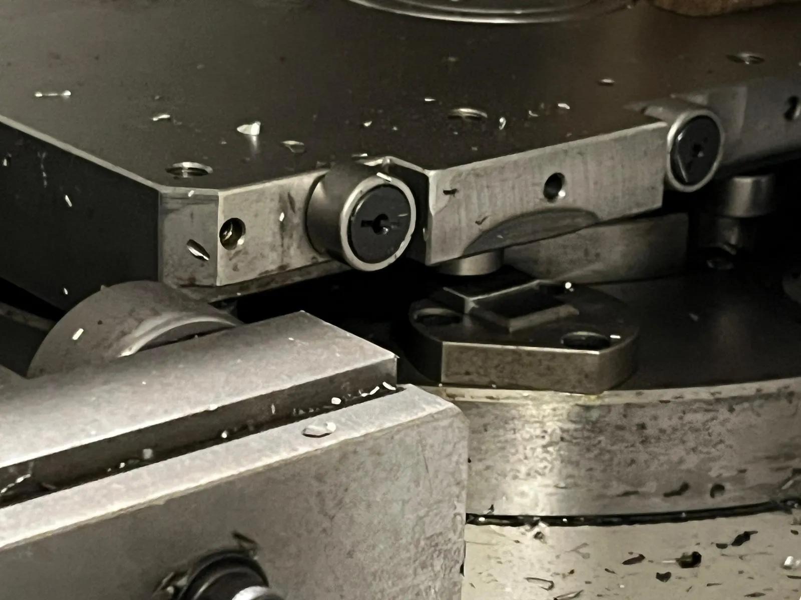 Usado Centro de mecanizado vertical Mazak Variaxis 500-5X I 2003