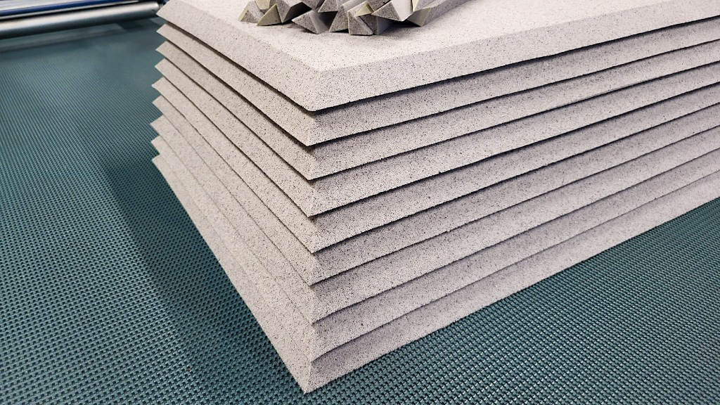 Usado Steel Maszyny CNC 1400 - Máquina de Corte de Espuma - 2023