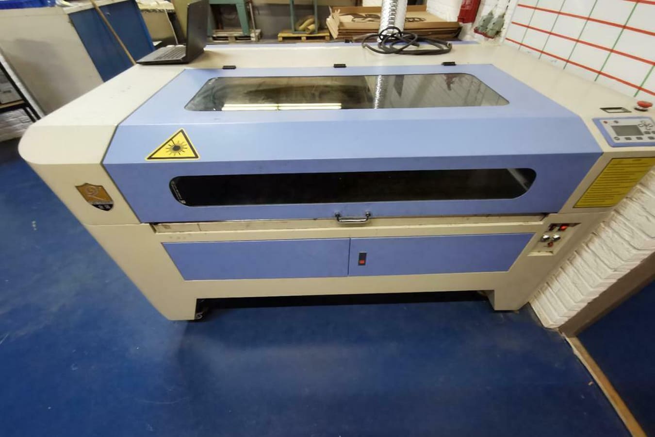 Gebruikt CNC LASER SNIJMACHINE