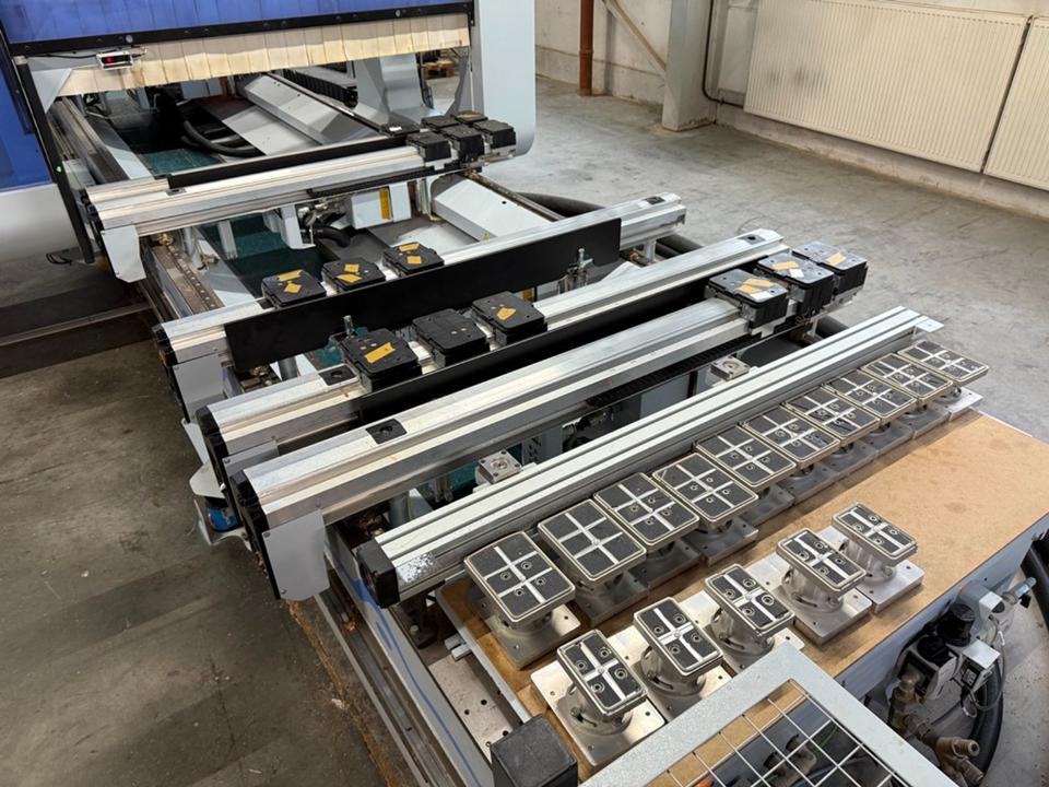 Used Homag Profi BMG 511/60/12/F/AP I CNC Machining Center I 2011