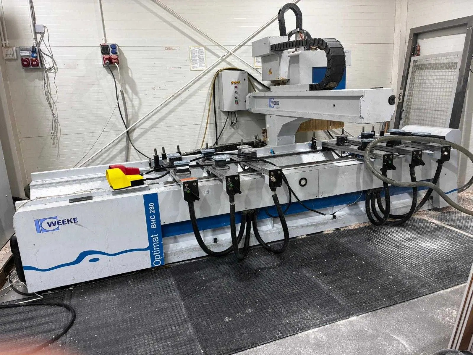 Used Weeke Optimat BHC 280 I CNC Machining Center I 2005