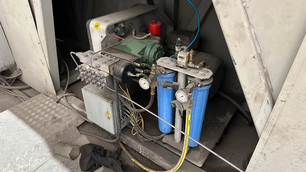 Used Flow Waterjet 714000-1 I Waterjet Cutting I 2010