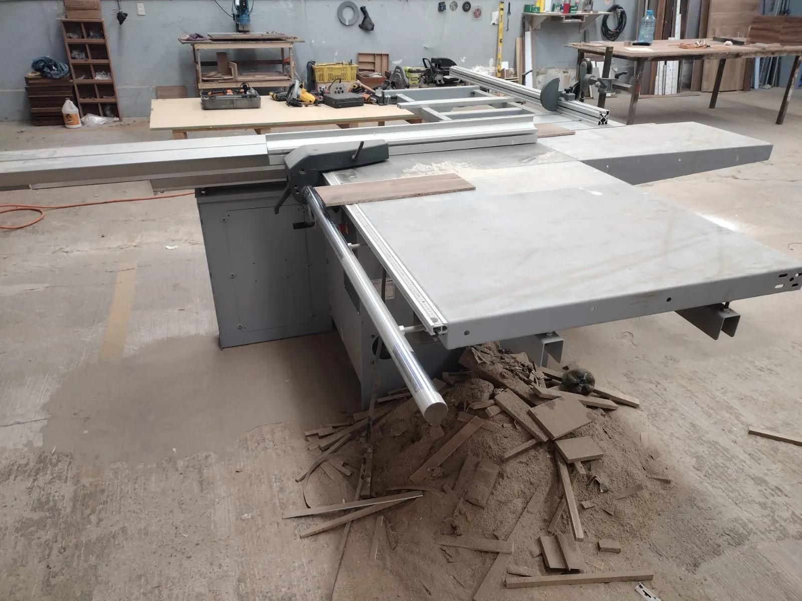 Usado Sierra de Mesa Deslizante Felder K 540 S I