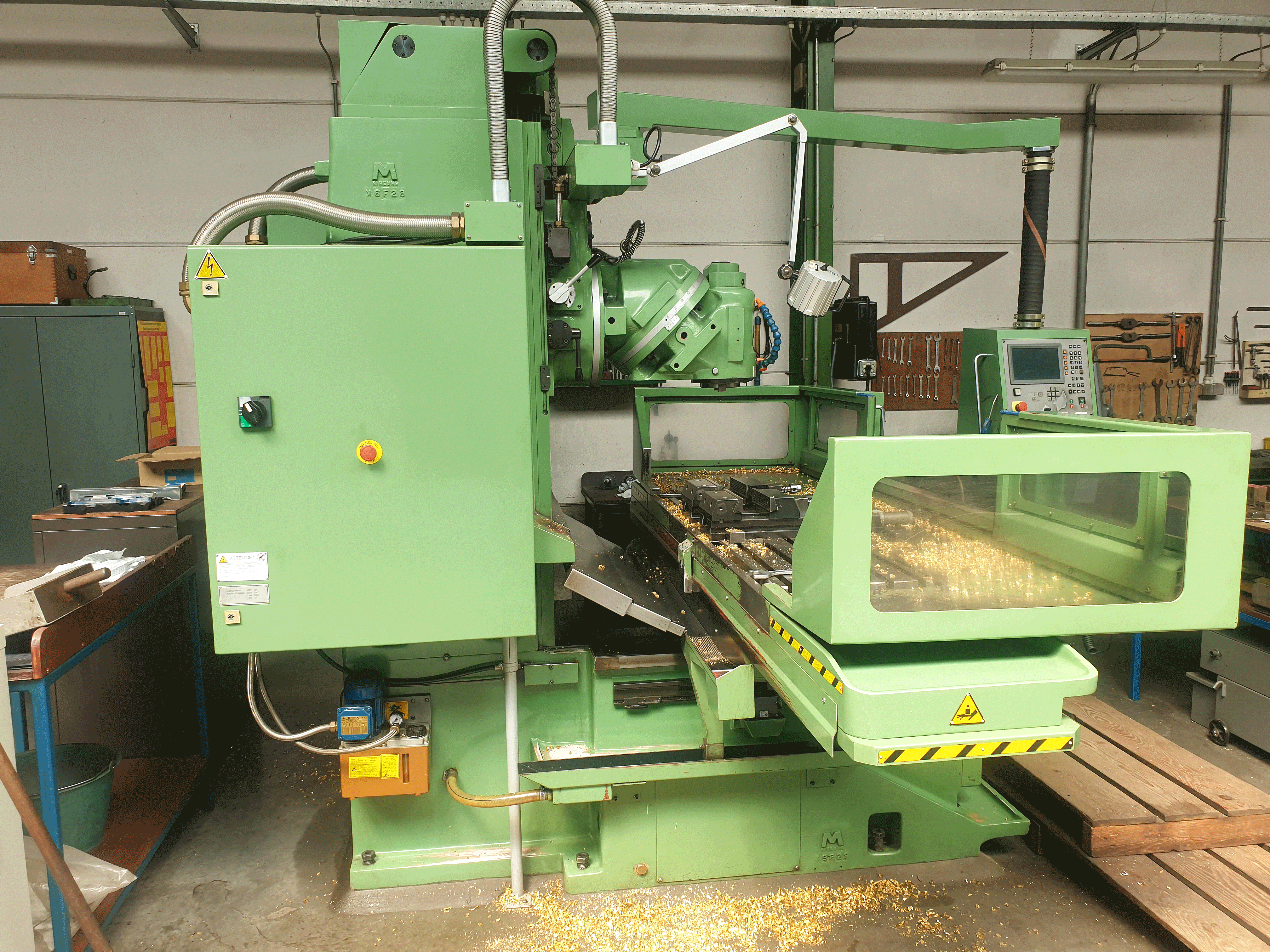 Gebruikt Kiheung KMB-U3 - Freesmachine - 1999