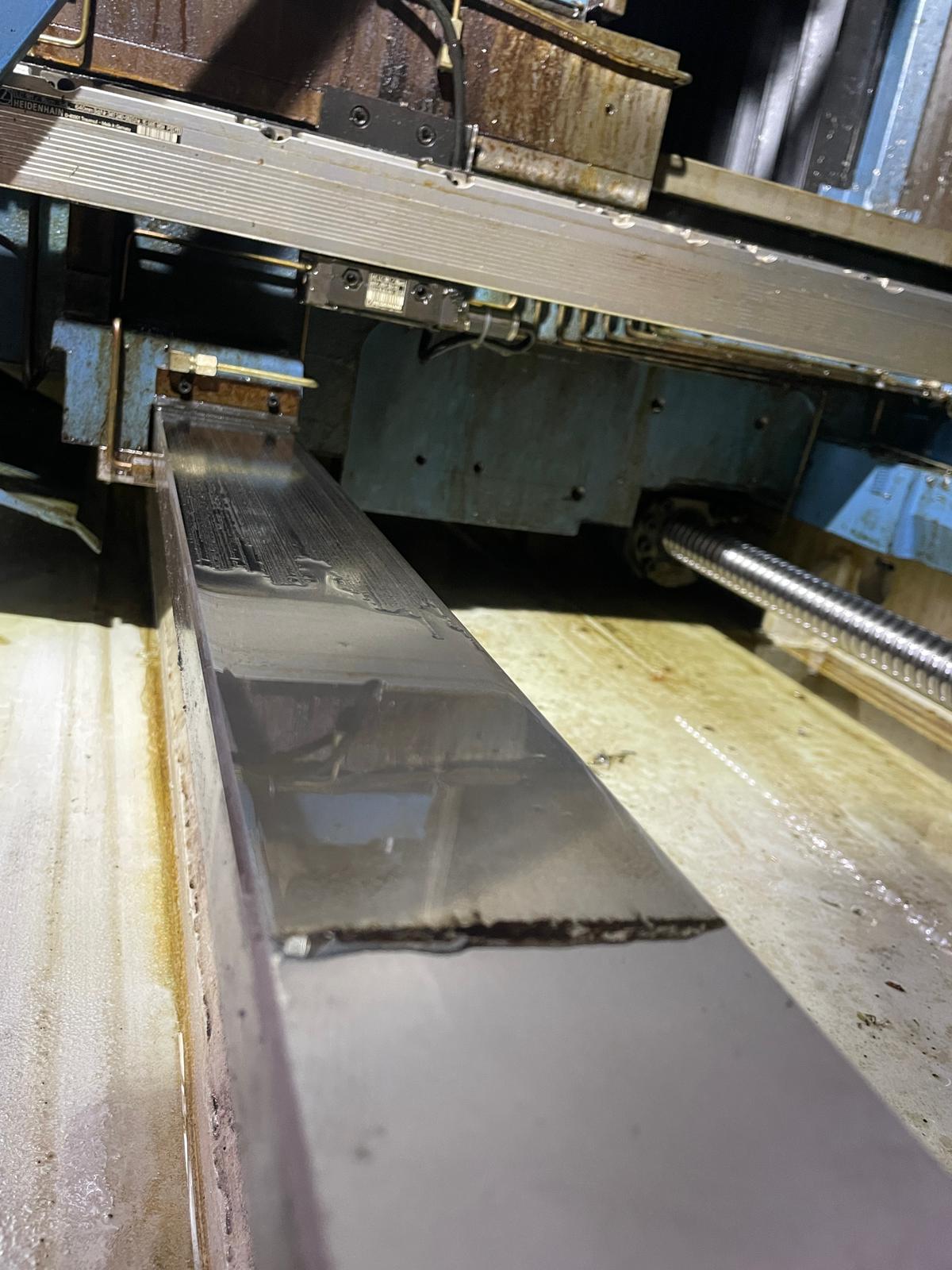 Used AXA VCC 1000 I Vertical Machining Center I 2005