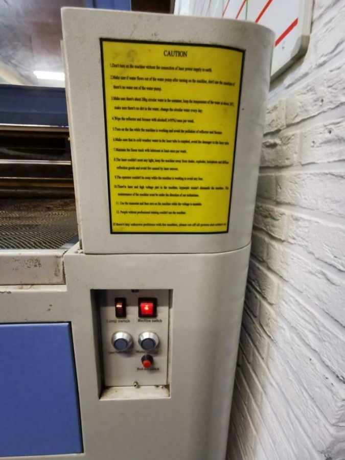 Gebruikt CNC LASER SNIJMACHINE