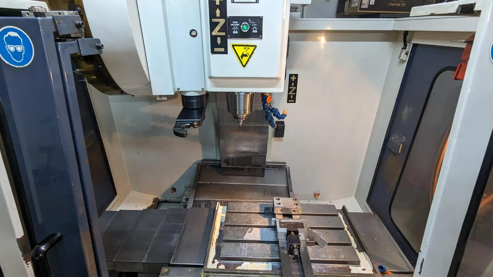 Gebruikt Spinner VC500 I Vertical Bewerking Center