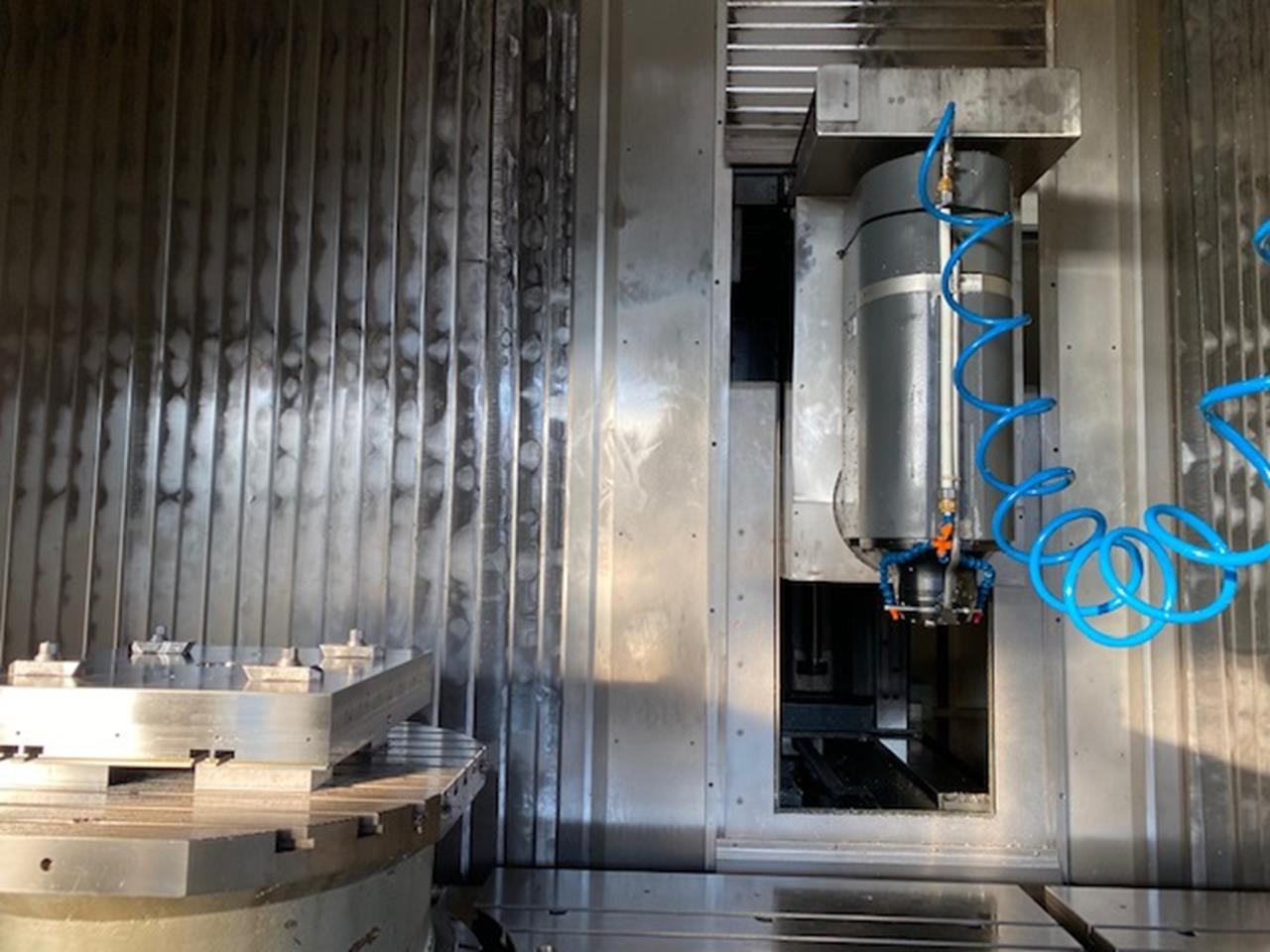 Used AXA VHC3-XTS I Vertical Machining Center I 2014