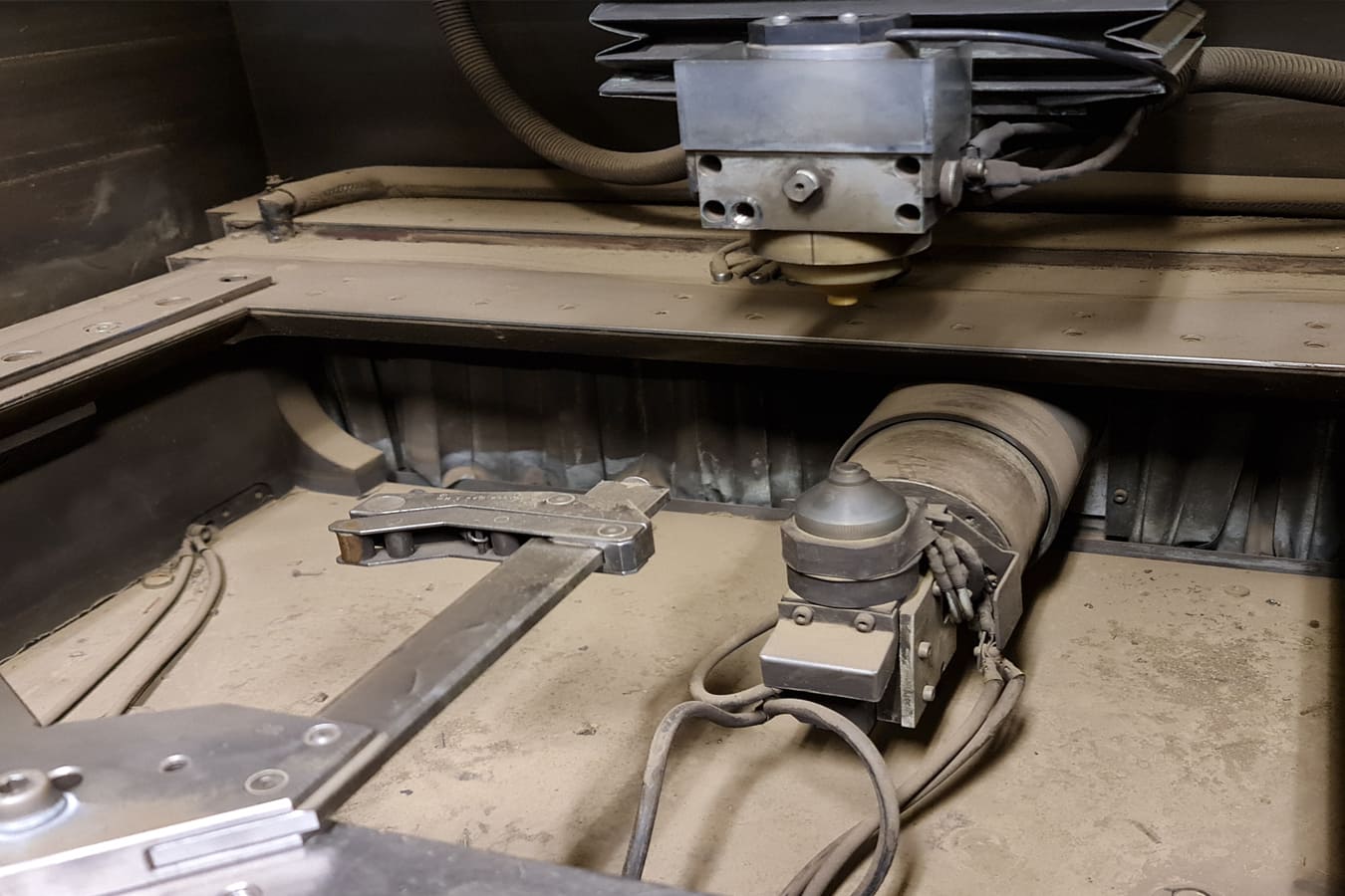 Used FANUC ROBOCUT a 1iA - A04B