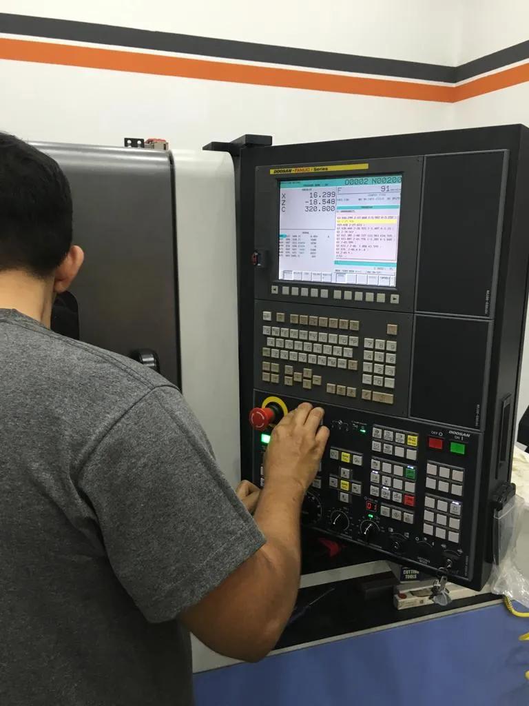 Usado Torno CNC Doosan Lynx 300M I