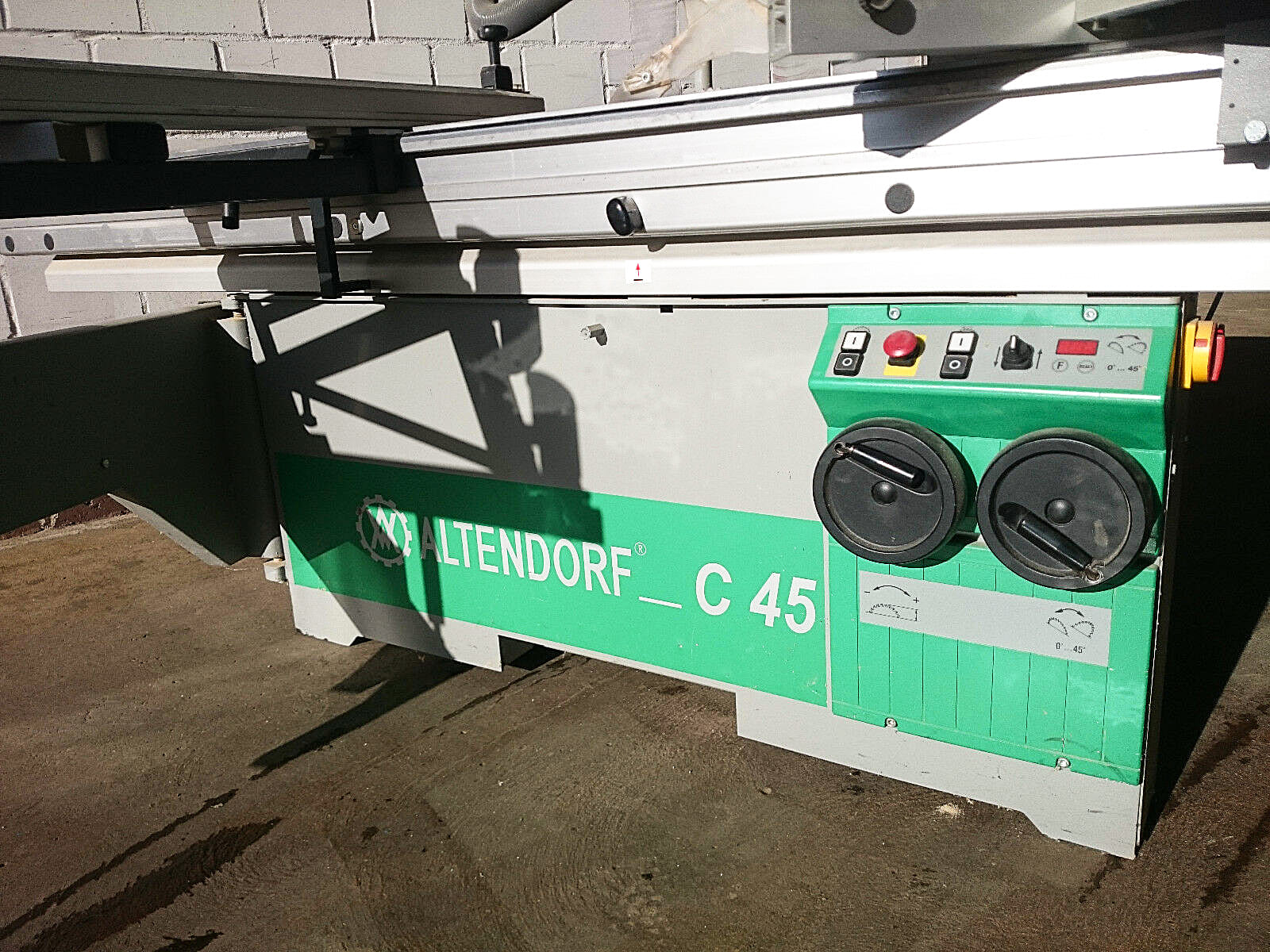 Usado Altendorf C45 - Sierra Deslizante - 1998