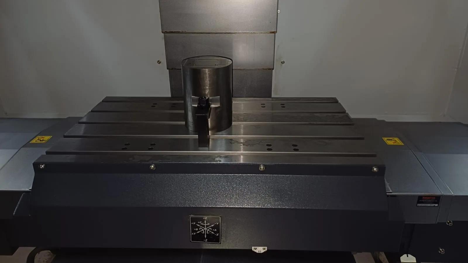 Gebruikt Leadwell V-32IF I Verticaal bewerkingscentrum