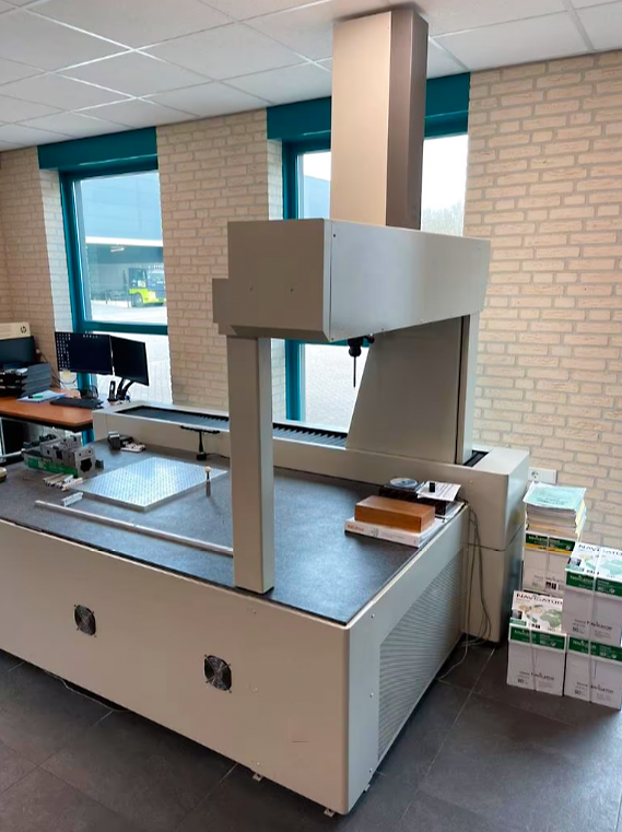 Used Mitutoyo Euro C9166 Apex - Measuring Machine - 2000