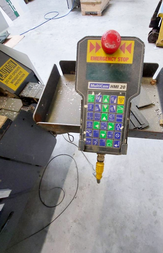 Usado Multicam 5-304-H - Router CNC - 2012