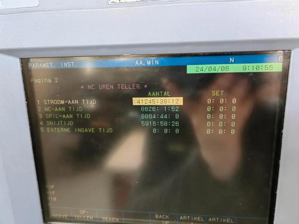 Gebruikt Okuma LB10 I CNC Draaibank