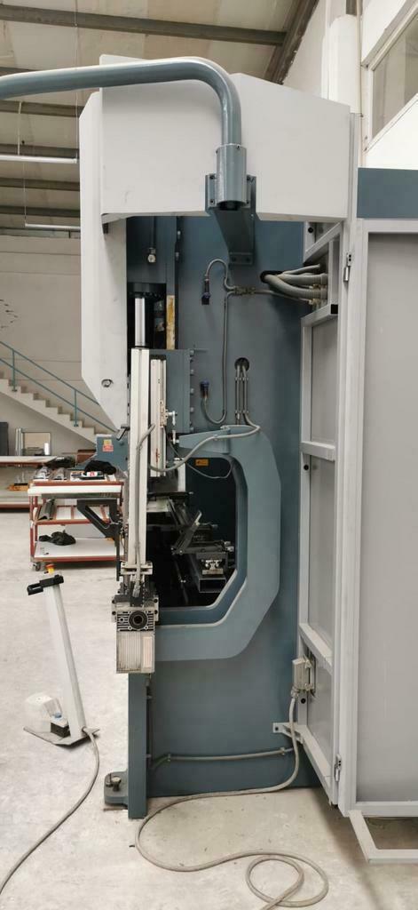 Gebruikt DURMA AD-S 30100