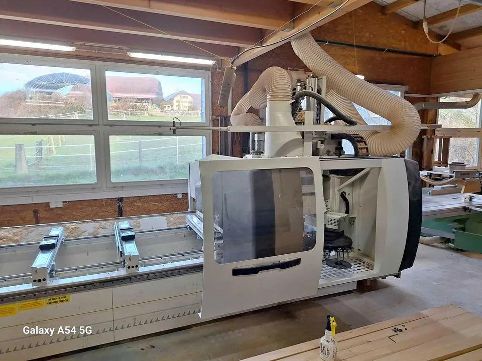 Usado Centro de mecanizado CNC Morbidelli Universal X5 HD 31 I