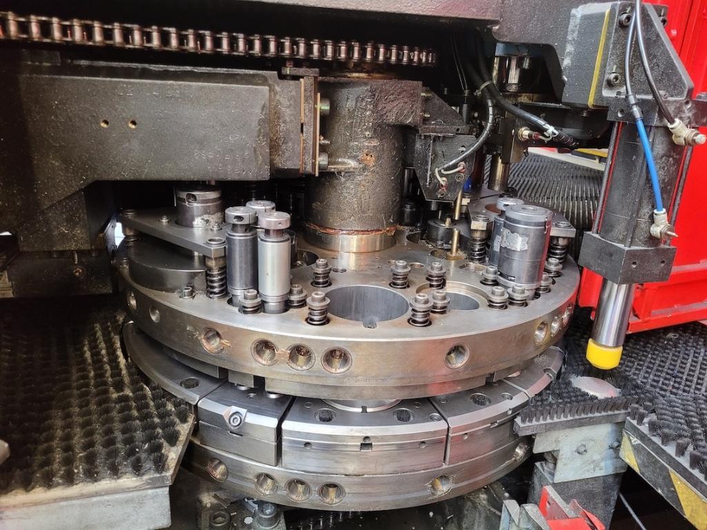 Used Amada Europe 2510 I Punching Machine I 2002