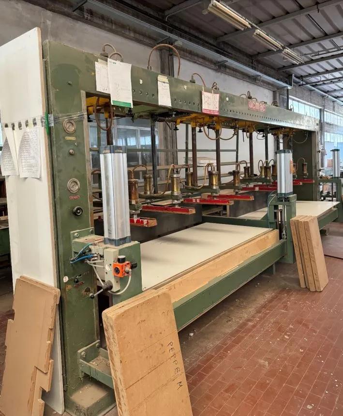 Gebruikt Complete Furniture Line I Productiefabriek