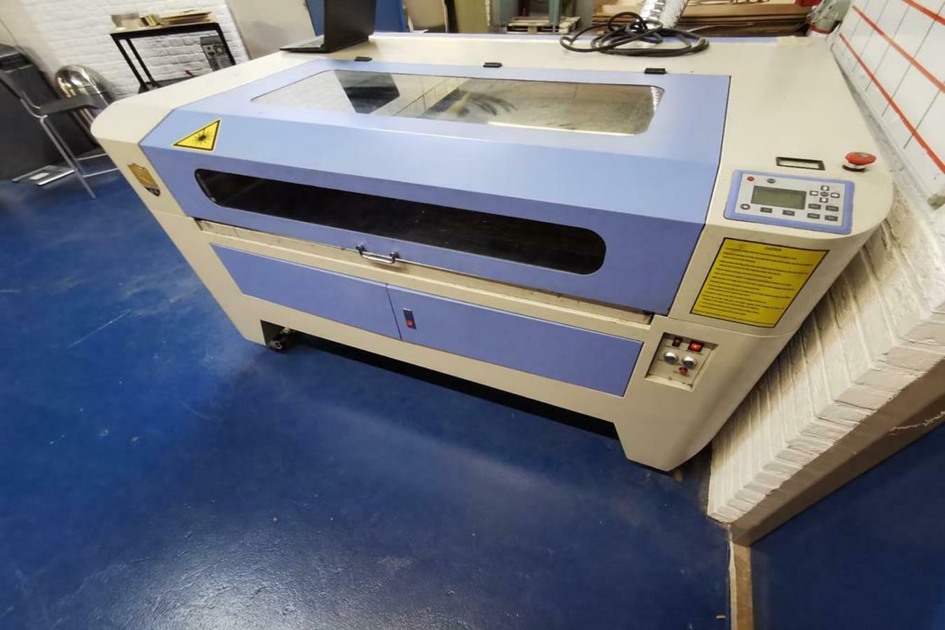 Gebruikt CNC LASER SNIJMACHINE