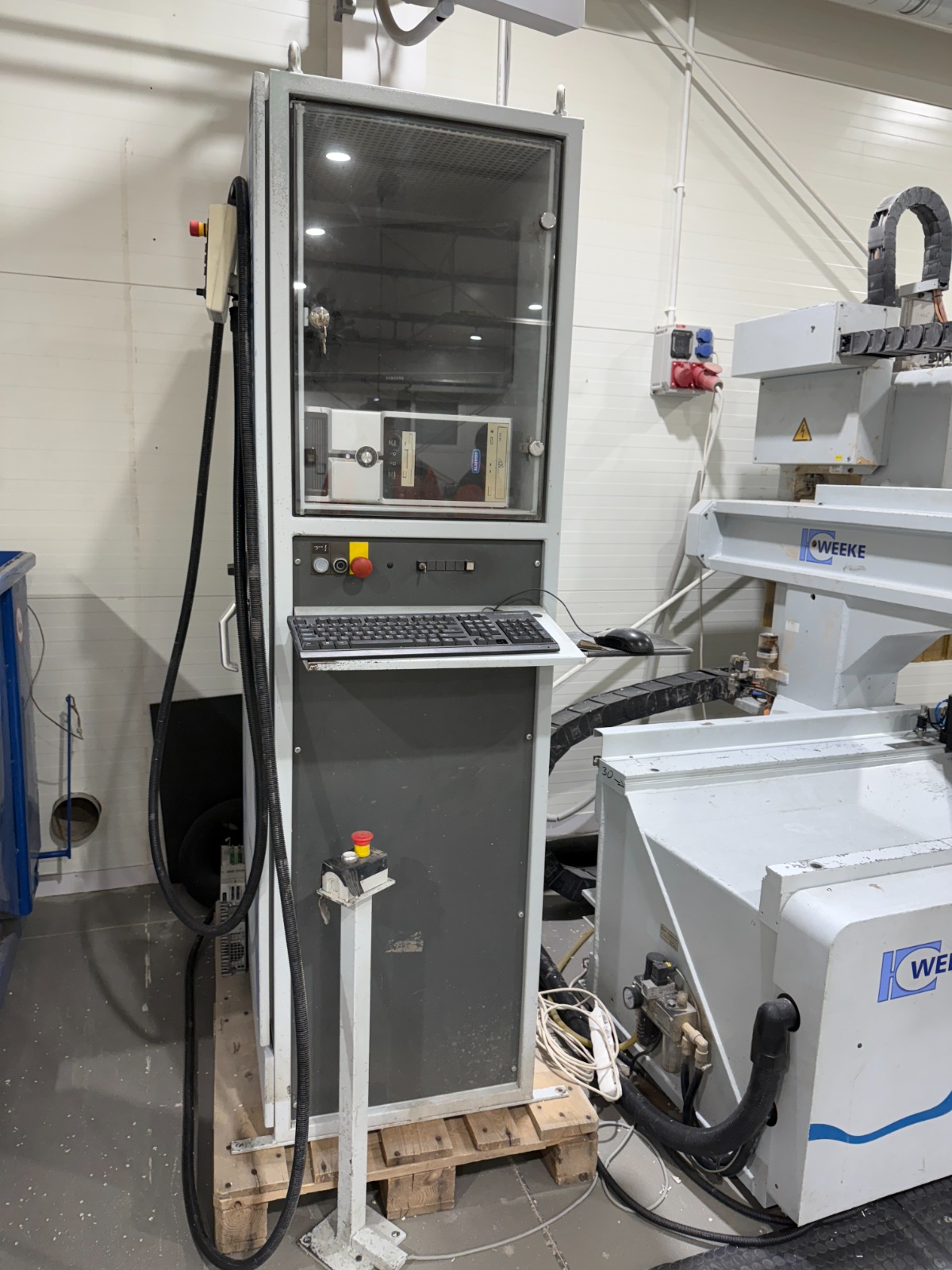 Used Weeke Optimat BHC 280 I CNC Machining Center I 2004