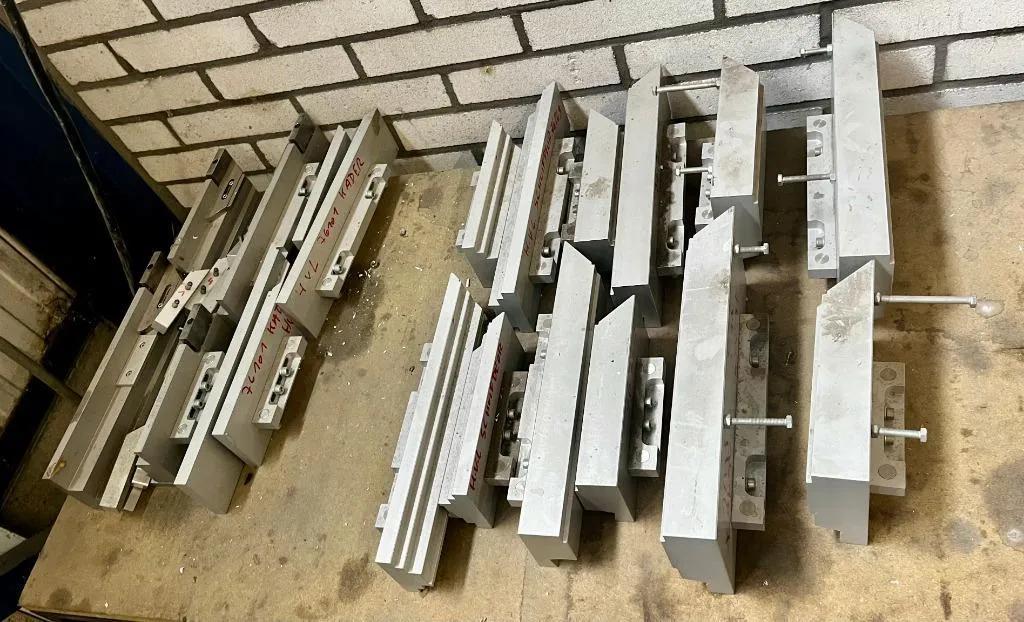 Gebruikt Soenen Hendrik MAR/2-4 I 2-Head Corner Welder