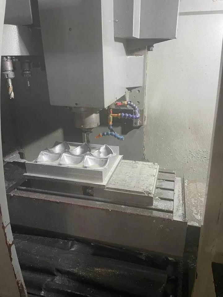 Gebruikt Leadwell V-30i I Verticaal Bewerkingscentrum