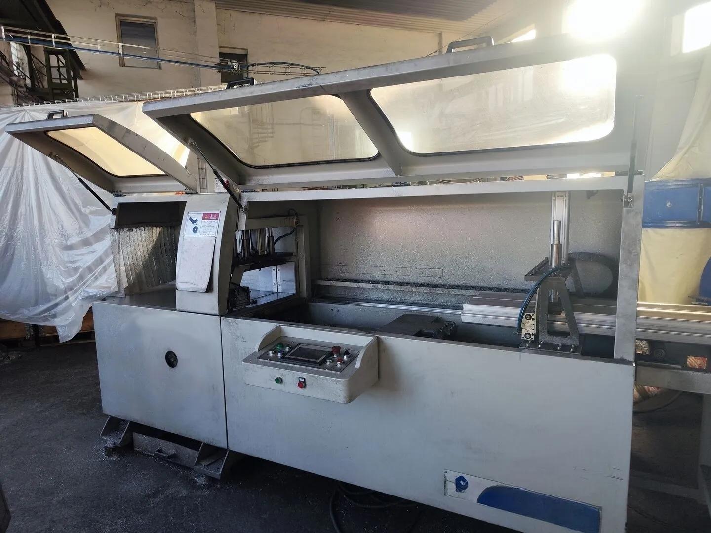 Usado Sierra de corte automático CNC Taichen LJJD-CNC-600 I