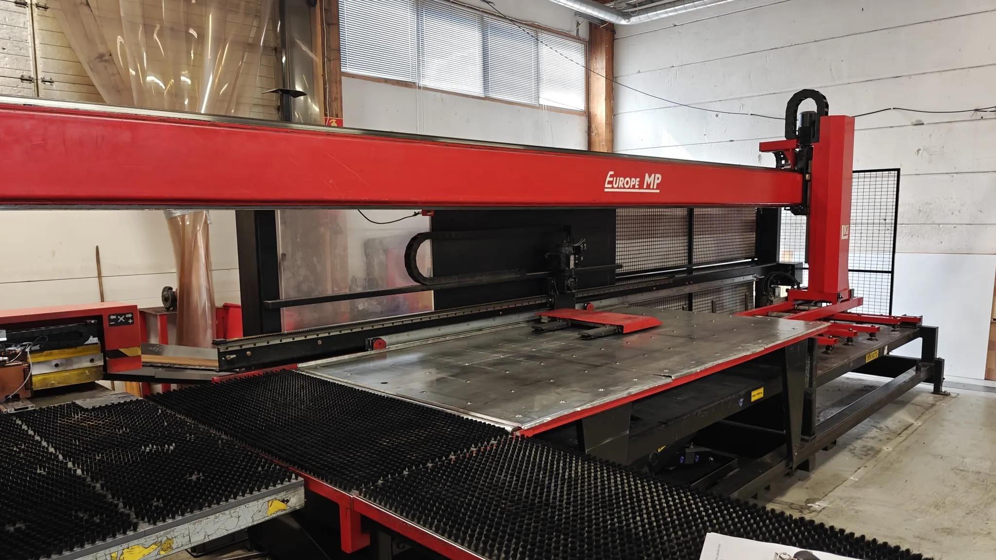 Gebruikt Amada Europe 258 I Ponsmachine