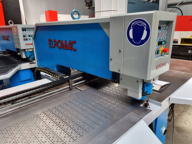 Used Euromac CX 1000/30 I Punching Machine