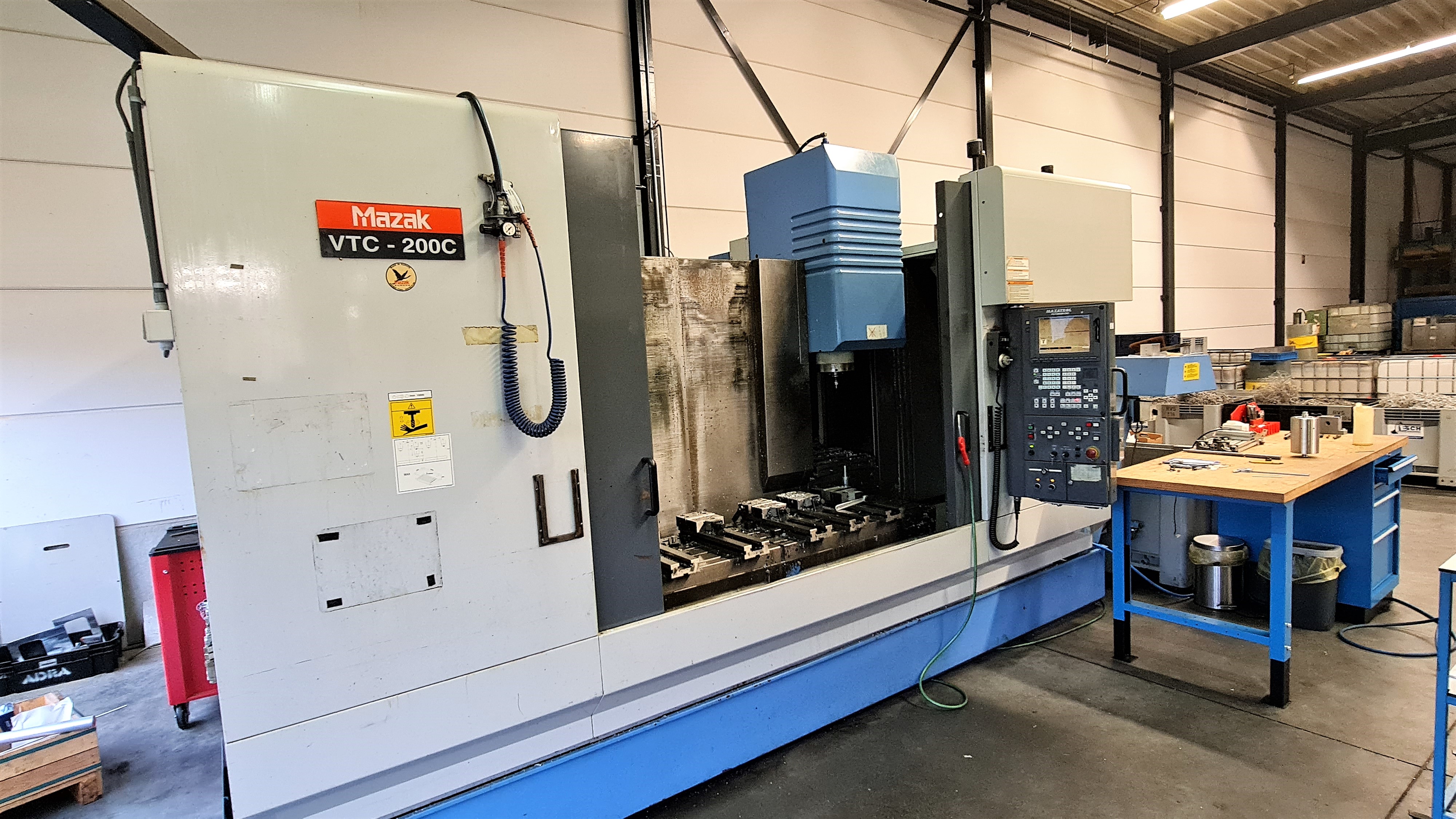 Gebruikt MAZAK VTC 200 C - Verticale bewerkingscentra - 2000